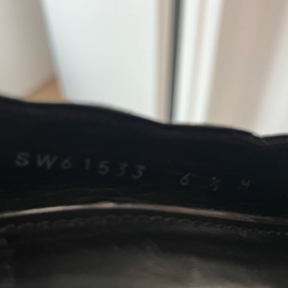 Stuart Weitzman excellent condition black pumps. Size 6.5. - Picture 4 of 4